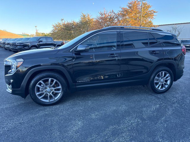 Used 2023 GMC Terrain SLT w/ Tech Package FWD image 6