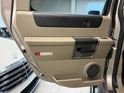 Used 2003 HUMMER H2 w/ Preferred Equipment Group image 15