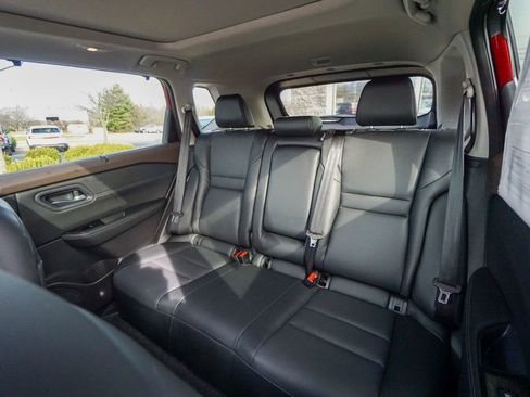 Used 2022 Nissan Rogue SV w/ SV Premium Package image 33