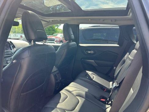 Certified 2019 Jeep Cherokee Limited AWD/4WD image 30