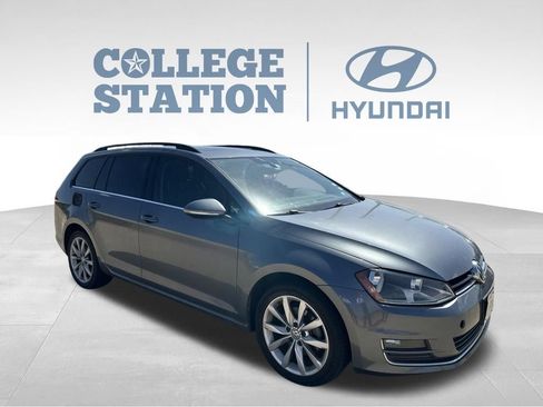Used 2016 Volkswagen Golf SE FWD image 3