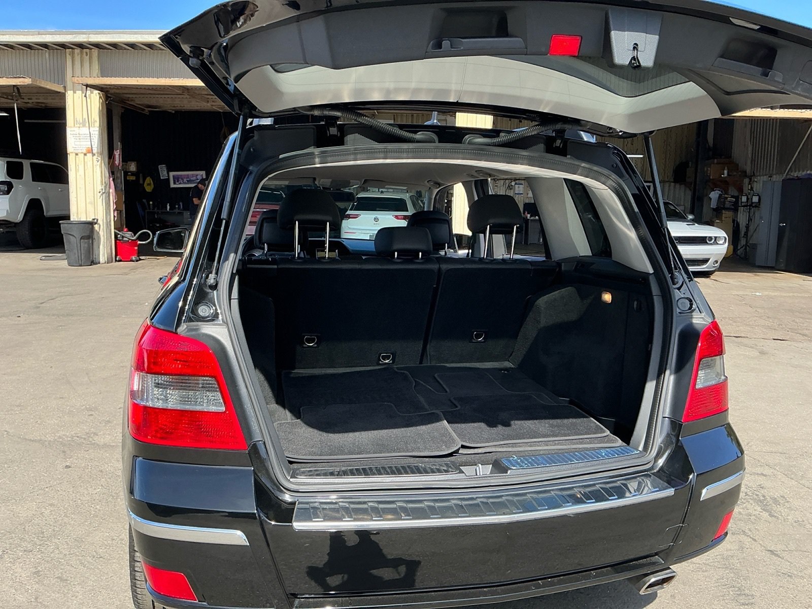 Used 2010 Mercedes-Benz GLK 350 2WD image 25