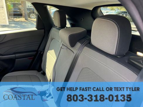 Used 2022 Ford Escape SE w/ SE Sport Appearance Package image 19