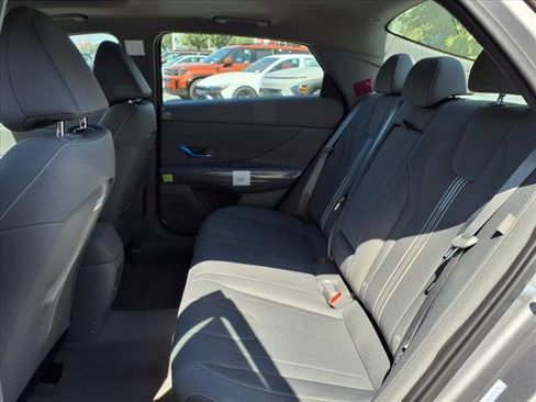 Certified 2025 Hyundai Elantra SEL image 7