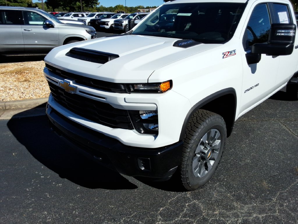 New 2026 Chevrolet Silverado 2500 Custom w/ Custom Value Package AWD/4WD image 9