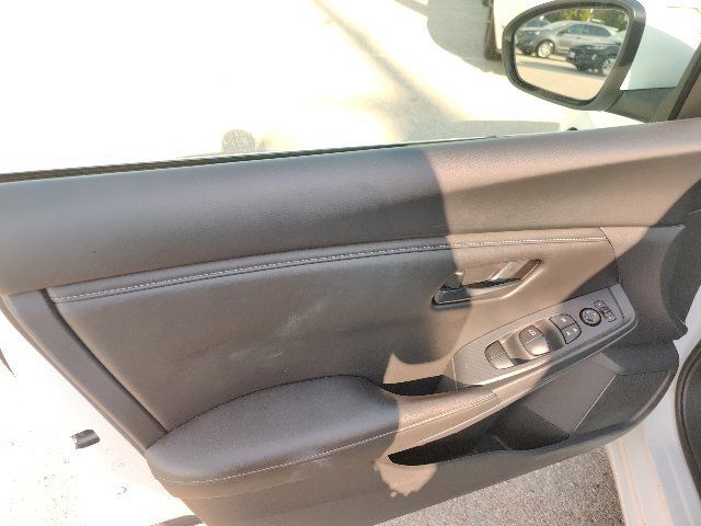 Used 2025 Nissan Sentra S FWD image 17