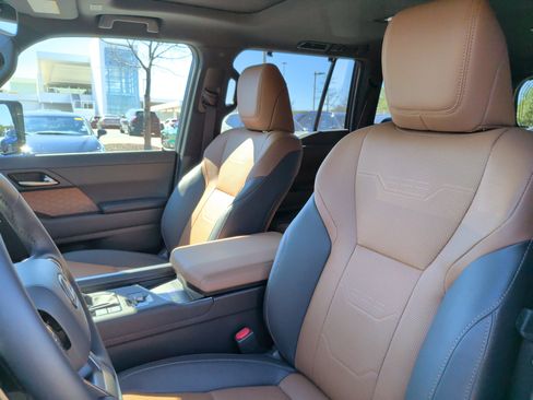 Used 2026 Lexus GX 550 w/ Accessory Package (2T) image 24