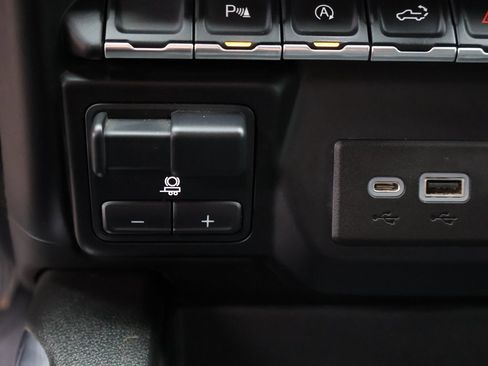 Used 2021 Chevrolet Silverado 1500 LTZ image 41