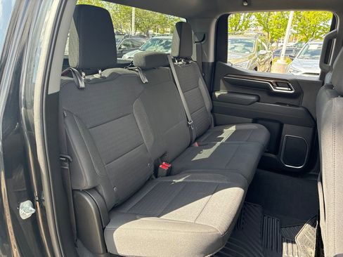 Used 2023 Chevrolet Silverado 1500 LT AWD/4WD image 28