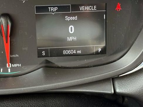Used 2018 Chevrolet Trax LT w/ LT Convenience Package FWD image 19
