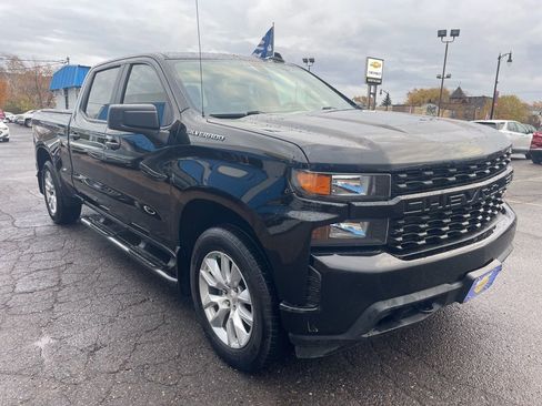 Used 2021 Chevrolet Silverado 1500 Custom image 3