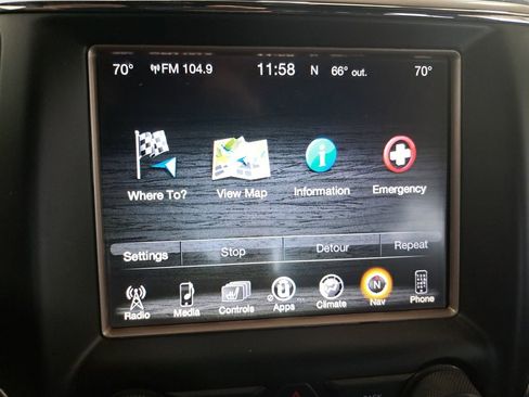 Used 2017 Jeep Grand Cherokee Limited image 24