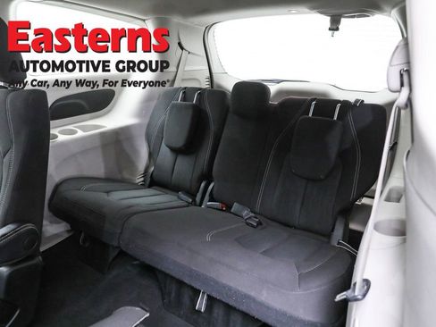 Used 2023 Chrysler Voyager LX image 25