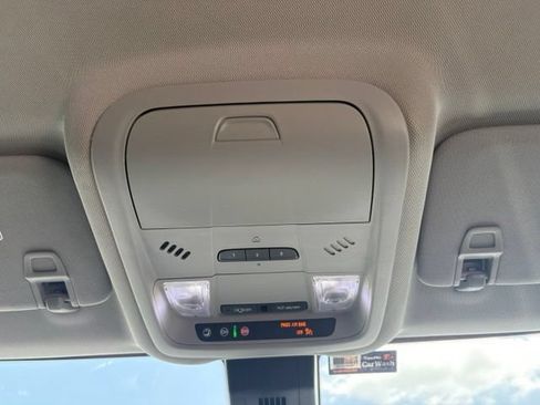 Used 2020 Chevrolet Equinox LT AWD/4WD image 27