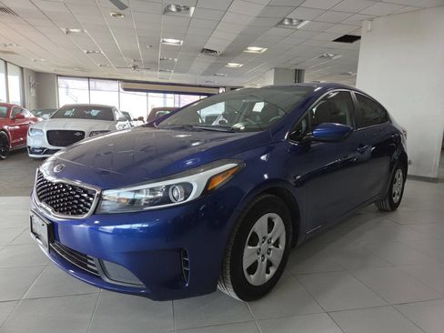 Used 2017 Kia Forte LX FWD image 3