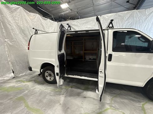 Used 2018 Chevrolet Express 2500 image 8