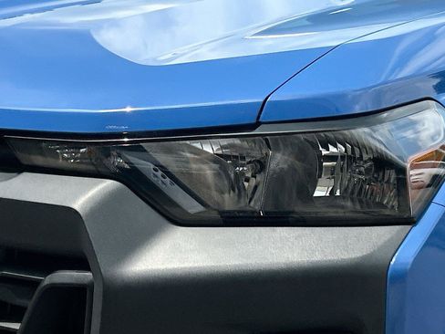 Used 2025 Chevrolet Colorado Trail Boss AWD/4WD image 10