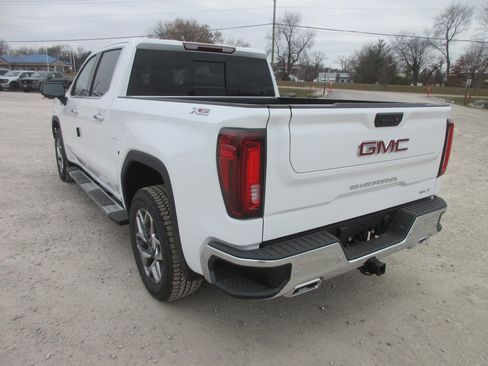 New 2026 GMC Sierra 1500 SLT w/ SLT Premium Plus Package image 9