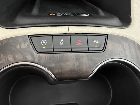Used 2022 GMC Acadia Denali w/ Denali Ultimate Package AWD/4WD image 28