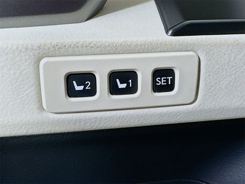 Used 2023 Lexus GX 460 Premium image 21