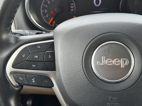 Certified 2022 Jeep Grand Cherokee Laredo E w/ Security & Convenience Group AWD/4WD image 25