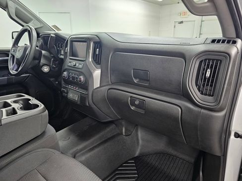 Used 2020 Chevrolet Silverado 1500 Custom Trail Boss w/ Custom Convenience Package AWD/4WD image 15