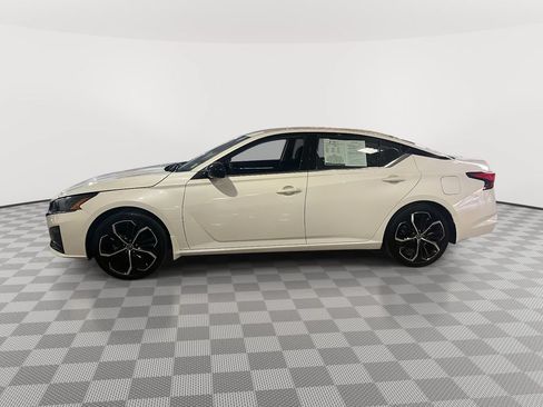 Used 2024 Nissan Altima 2.5 SR FWD image 6