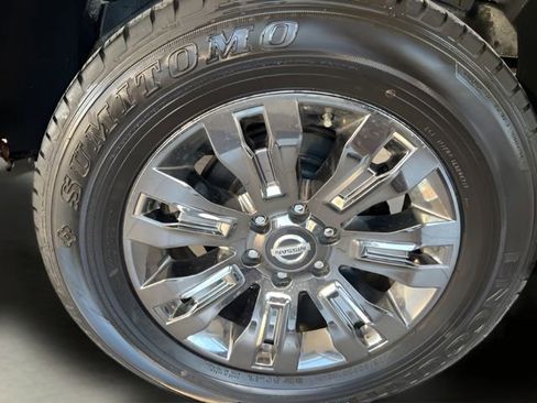Used 2018 Nissan Titan Platinum Reserve image 8