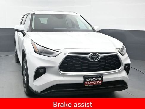 Certified 2026 Toyota Highlander XLE AWD/4WD image 10