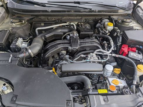 Used 2025 Subaru Outback Premium image 30