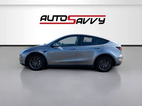 Used 2024 Tesla Model Y Long Range AWD/4WD image 4