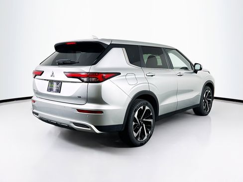 Used 2024 Mitsubishi Outlander SE FWD image 9