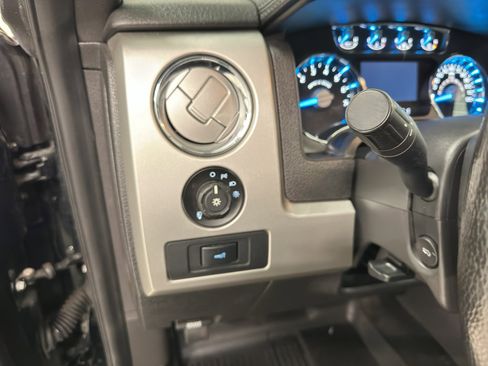 Used 2014 Ford F150 Lariat w/ Lariat Chrome Package image 17