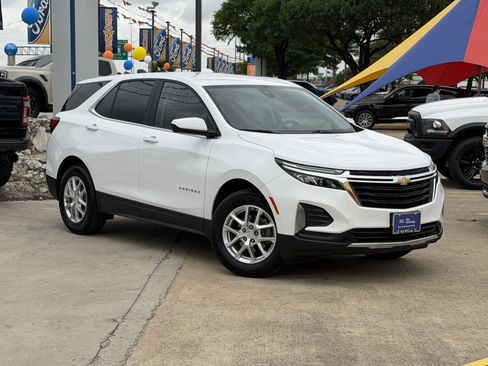 Used 2023 Chevrolet Equinox LT image 1