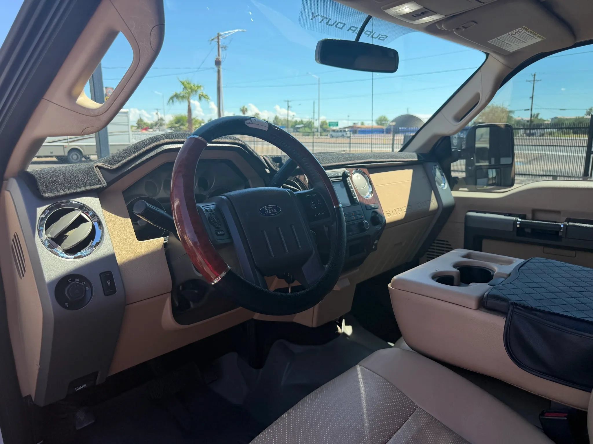 Used 2012 Ford F250 Lariat w/ Lariat Interior Pkg AWD/4WD image 16