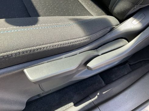 Used 2025 Chevrolet Equinox EV LT FWD image 26