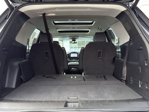 Used 2021 Chevrolet Traverse RS image 30