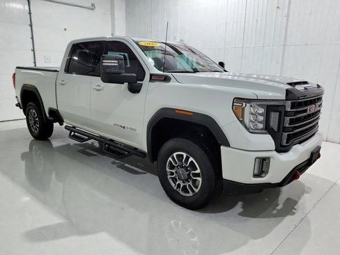 Used 2022 GMC Sierra 2500 AT4 image 2