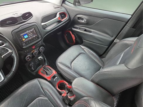 Used 2016 Jeep Renegade Trailhawk w/ Premium Trailhawk Package AWD/4WD image 12