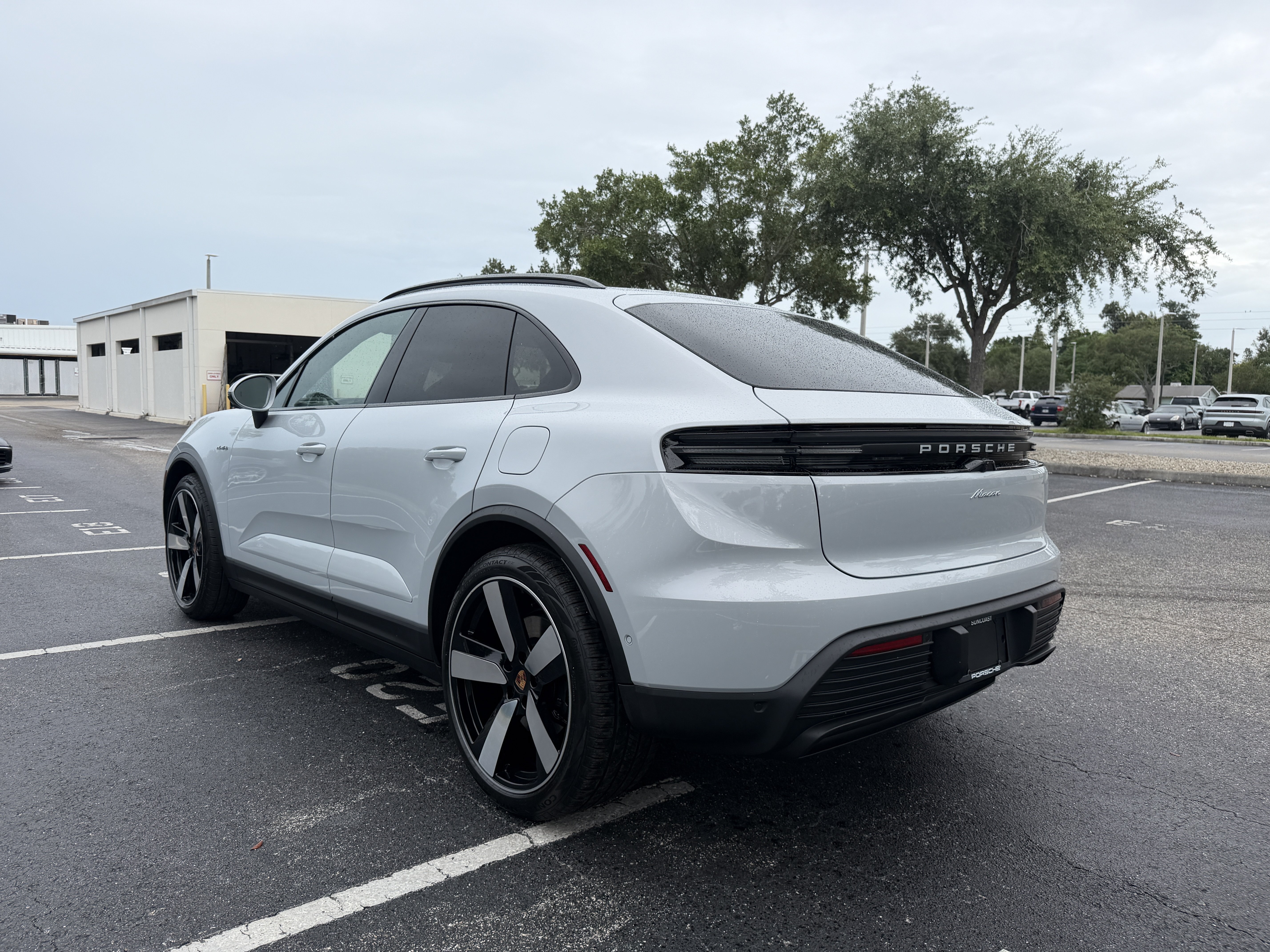 New 2026 Porsche Macan Electric RWD image 3