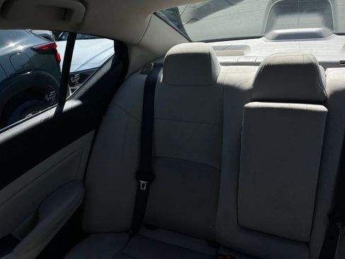 Used 2025 Nissan Altima 2.5 SV FWD image 40