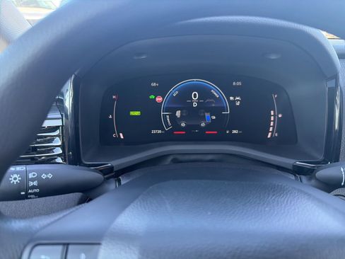 Used 2025 Toyota Camry LE image 23