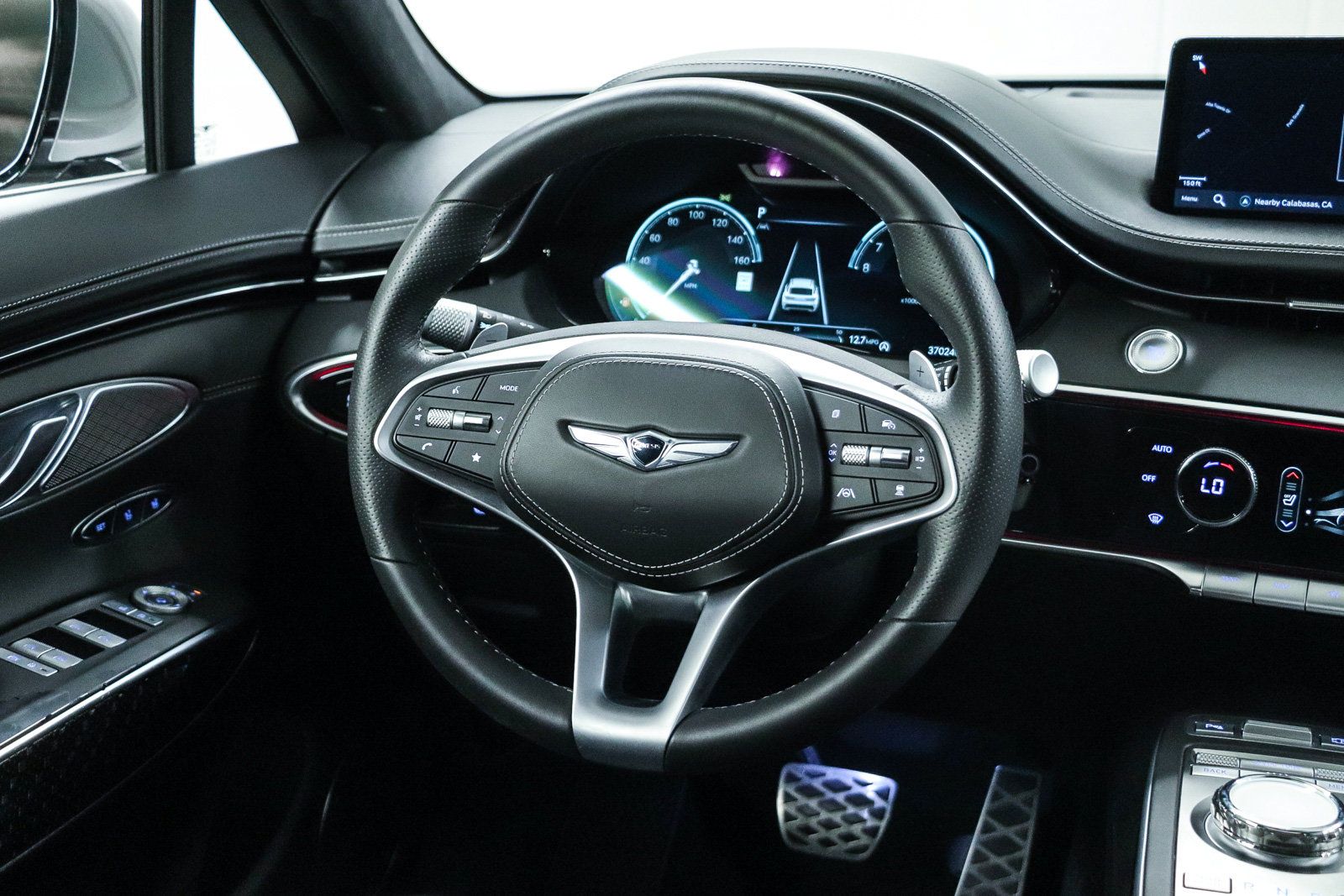 Used 2023 Genesis GV70 3.5T Sport w/ Sport Prestige Package AWD/4WD image 15