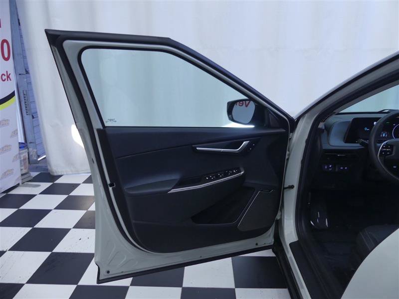 Used 2022 Kia EV6 Wind AWD/4WD image 23