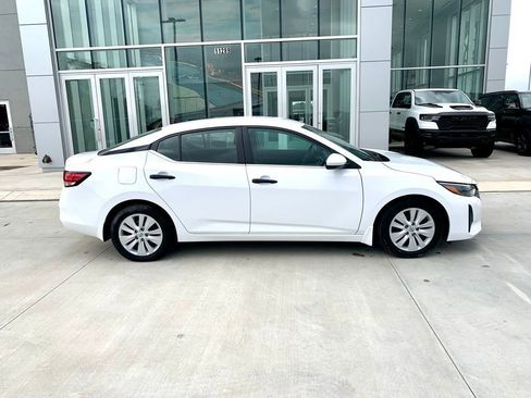 Used 2025 Nissan Sentra S image 4