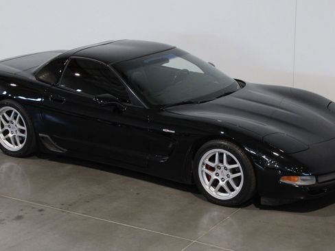Used 2001 Chevrolet Corvette Z06 RWD image 6