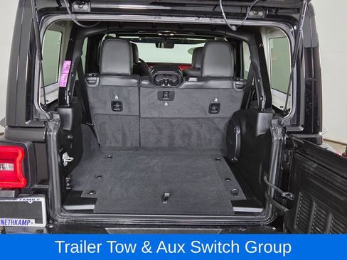 Used 2023 Jeep Wrangler Unlimited Rubicon w/ Xtreme 35 Tire Package image 11