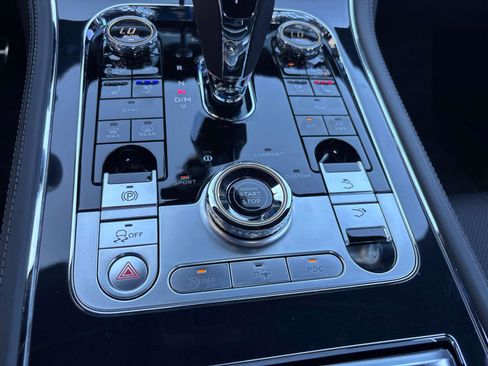 Used 2020 Bentley Continental GT V8 image 24