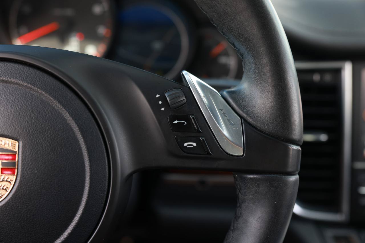 Used 2013 Porsche Panamera image 30
