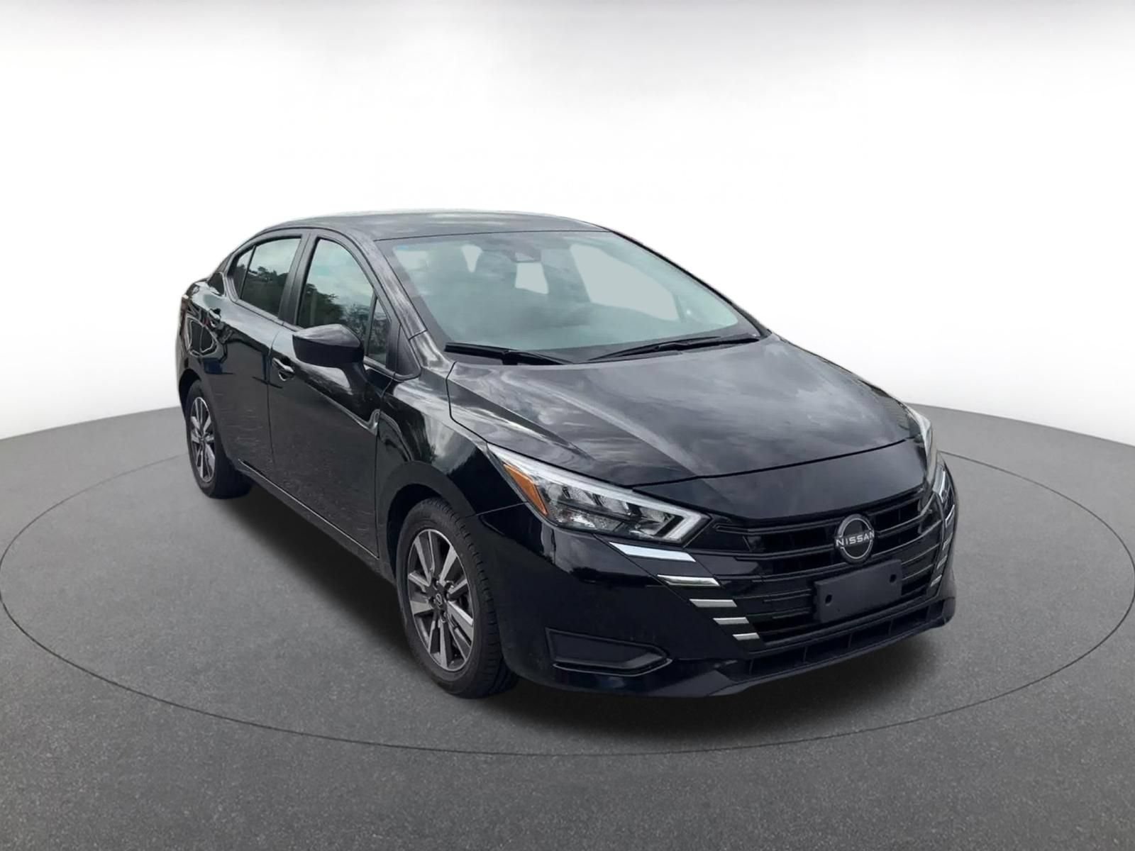 Used 2025 Nissan Versa SV FWD image 2